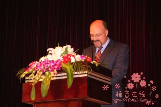 美国驻华大使馆首席商务领事Val Huston（作甚）